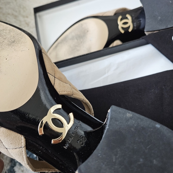 Chanel kidskin quilted patent cap Mary Jane's in beige and black - Picture 12 of 16